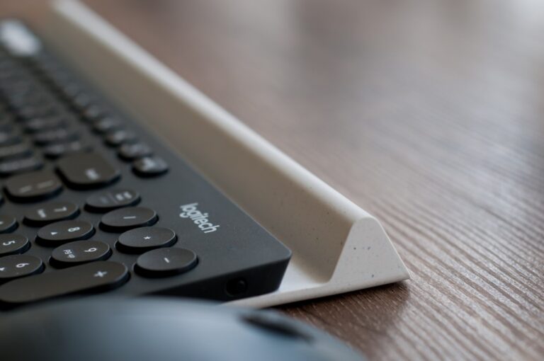 Why Tech Gadgets Are Essential for Modern Living and Productivity